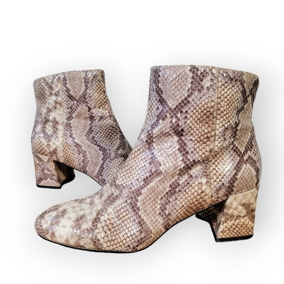 Chinese Laundry Daria Snakeskin Print Ankle Boots Retro Style Size 8.5 - Picture 1 of 17